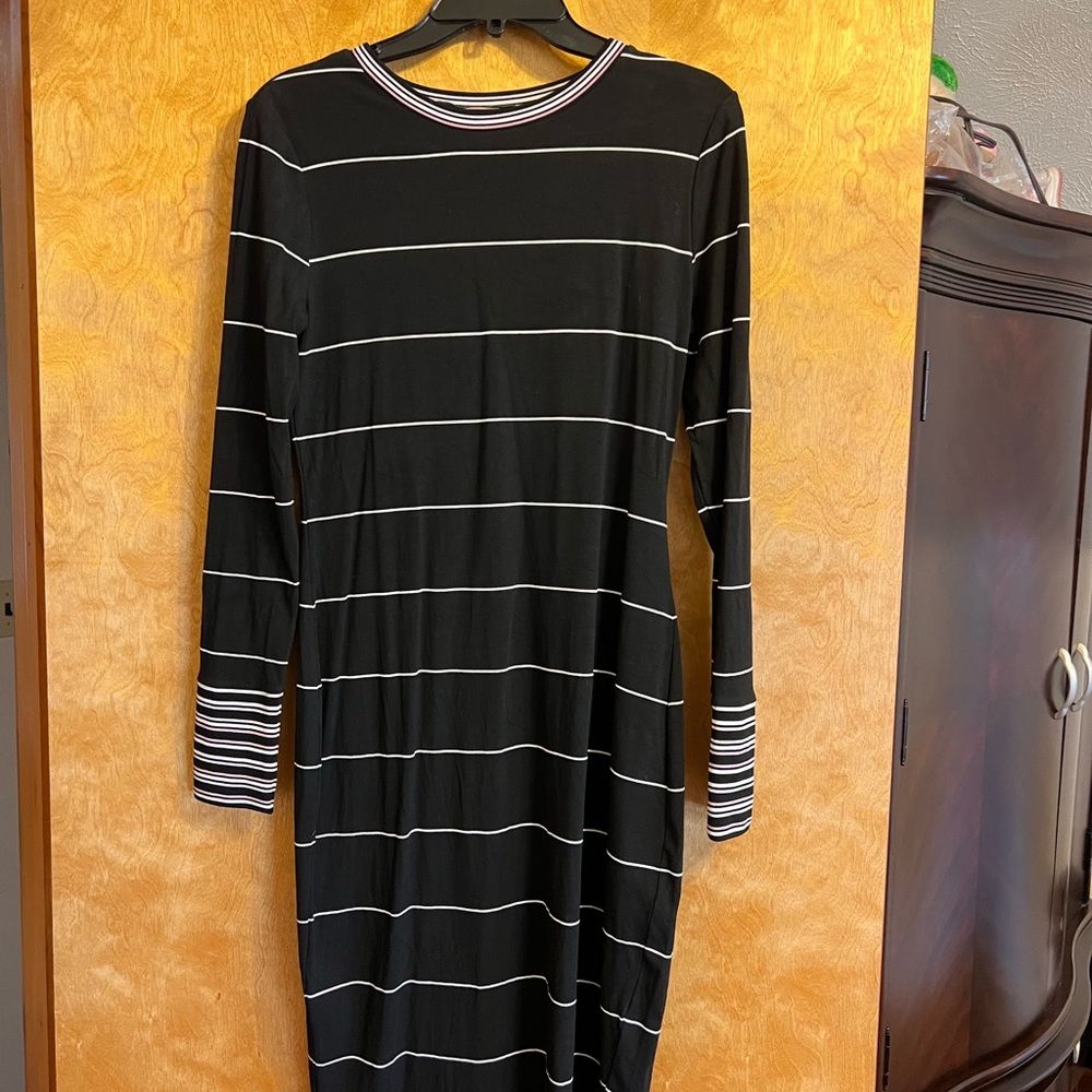 WHBM casual black and white strip dress